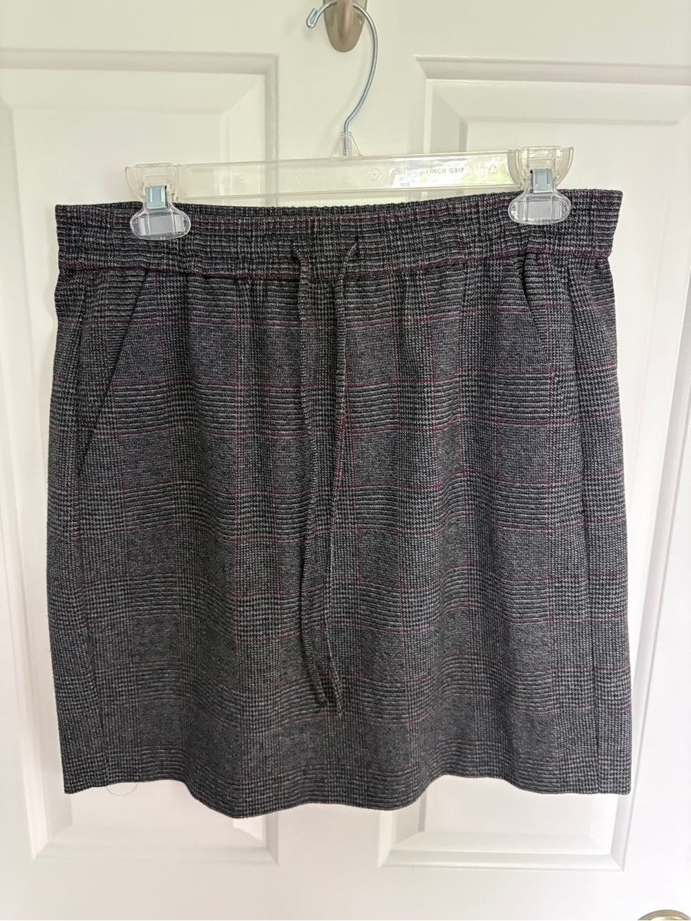 LOFT Small Charcoal Plaid Pencil Skirt